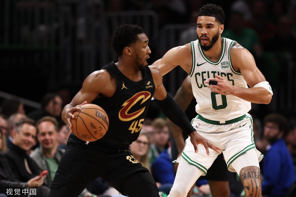 舞台上继续 舞台上继续