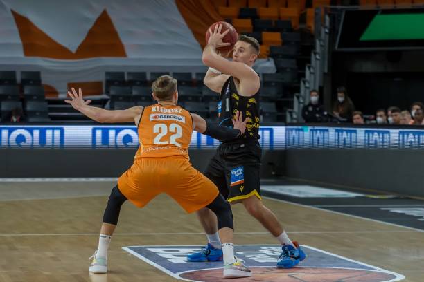 [图]欧协联-恩昆库破门维加传射 切尔西4-2根特.